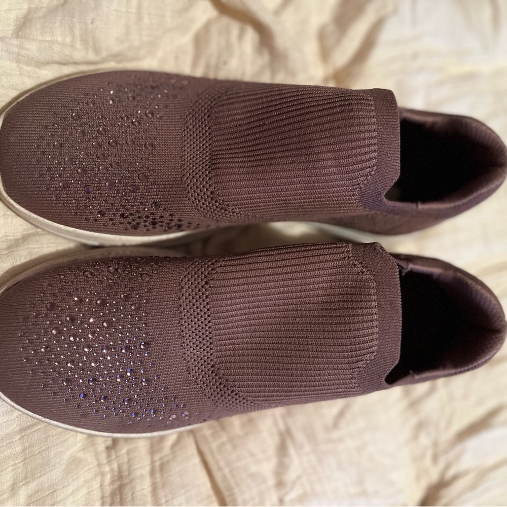Sparkles Dusty Rose pull on Bandolino casual comfy flats. Like New